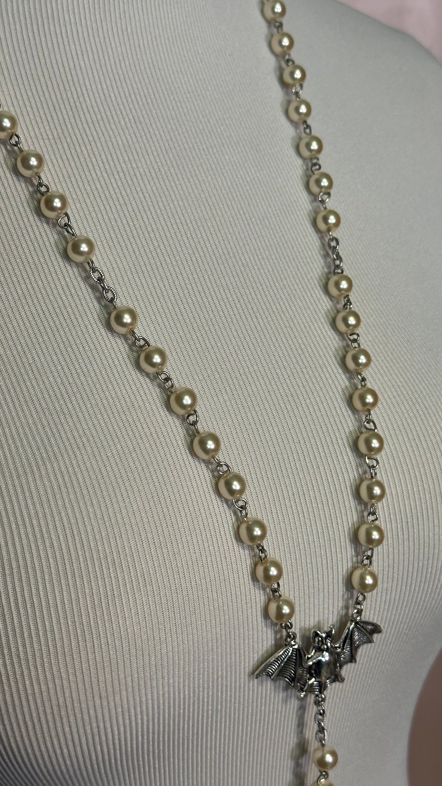 Moonlit Grasp (Rosary-Style Necklace)