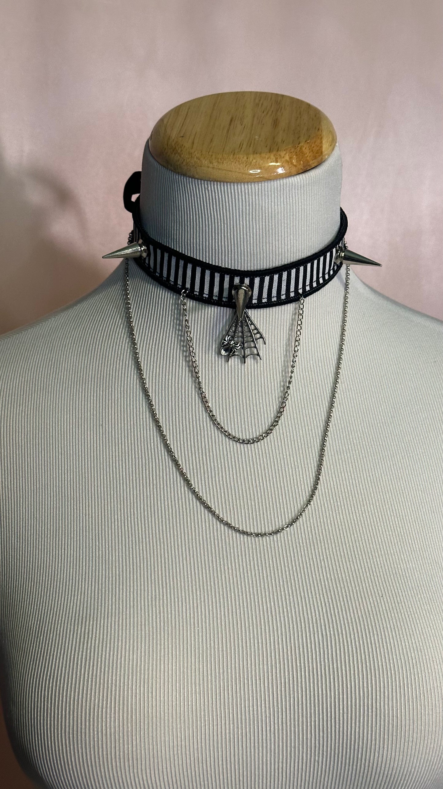 Chained Shadows Choker