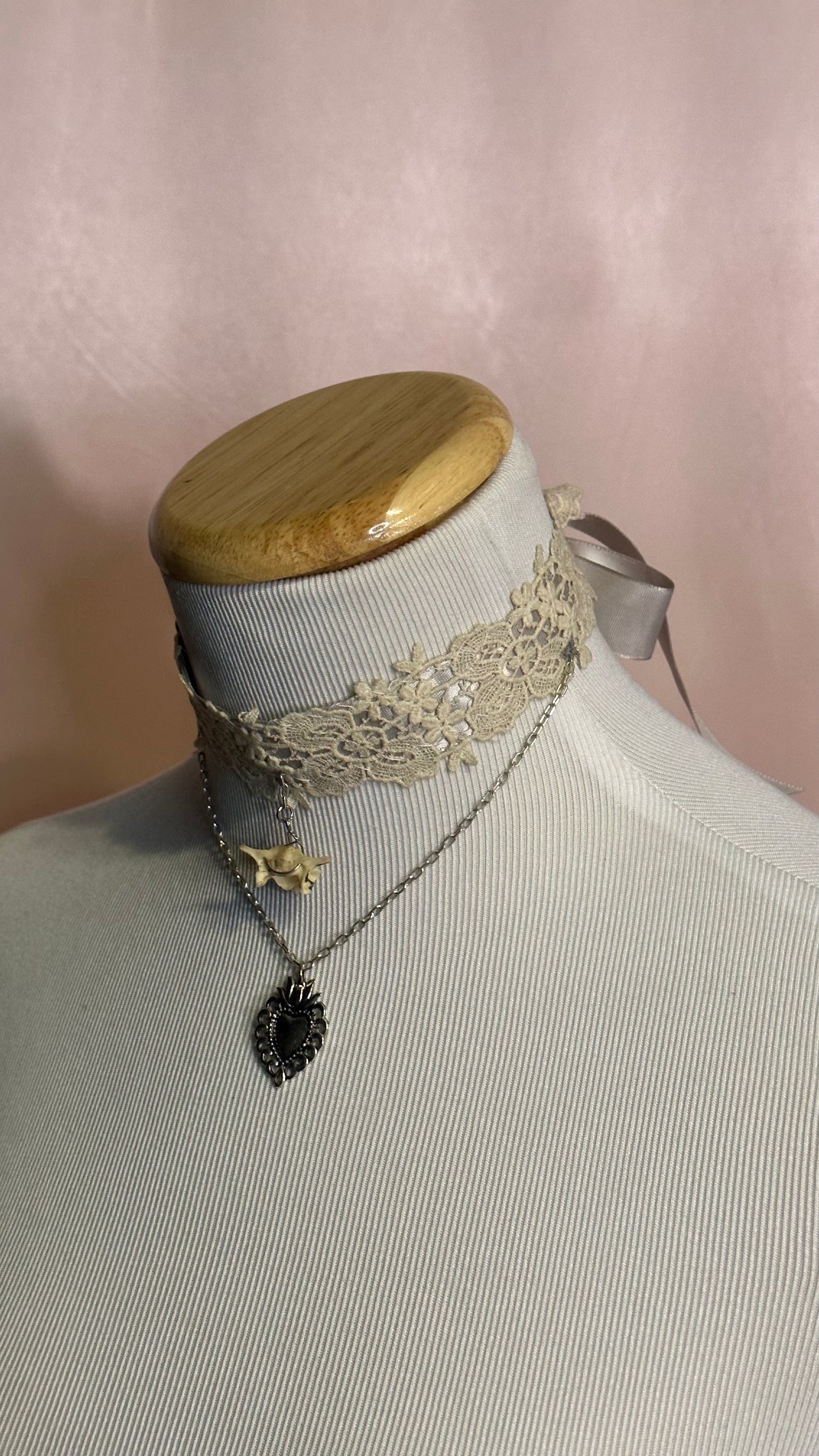 Haunted Heartstrings Choker